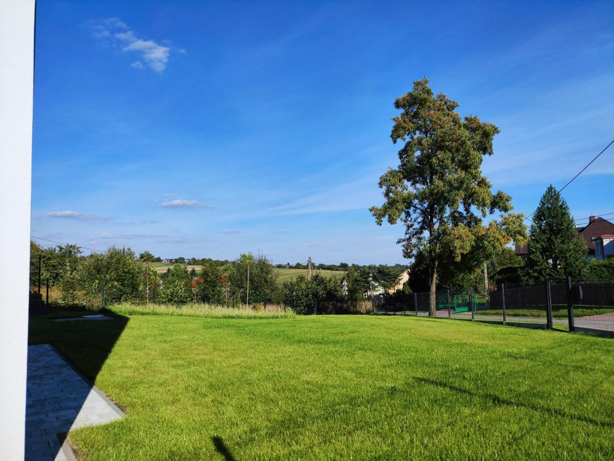 Trzy Male Drzewka Apartment Wielka Wies  Luaran gambar