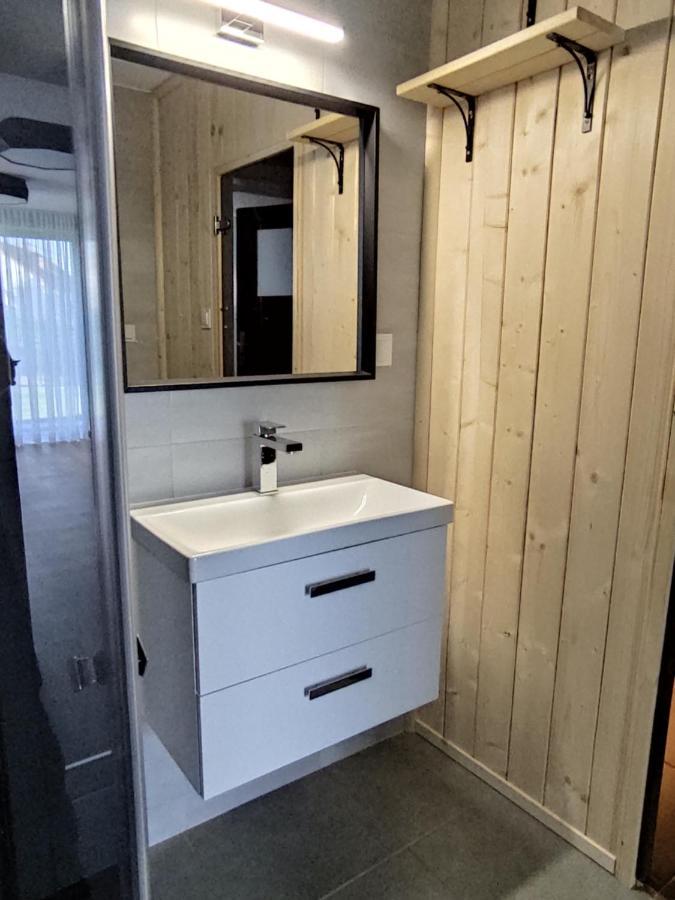 Trzy Male Drzewka Apartment Wielka Wies  Luaran gambar