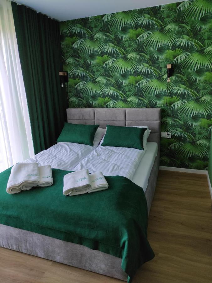 Trzy Male Drzewka Apartment Wielka Wies  Luaran gambar