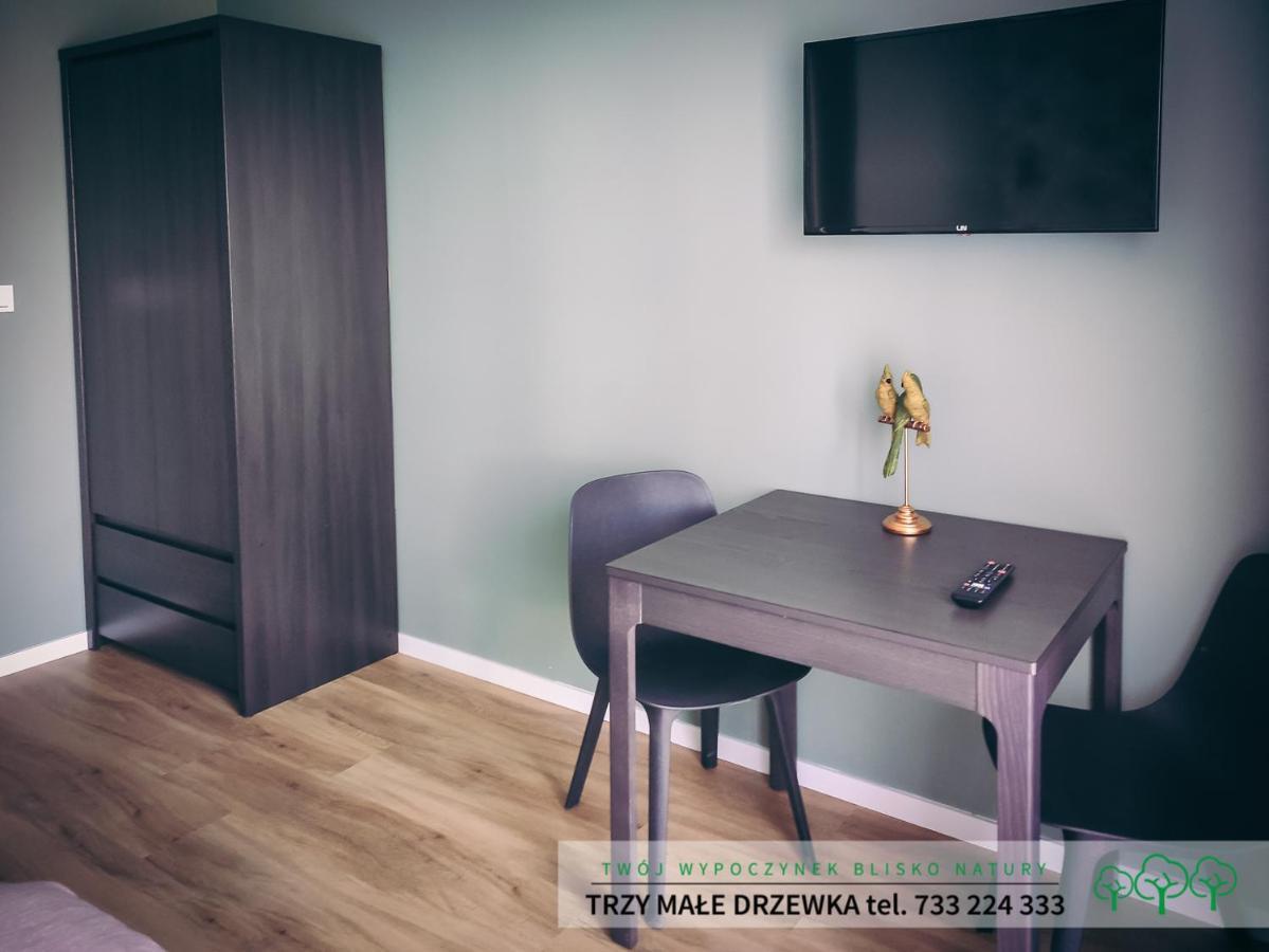 Trzy Male Drzewka Apartment Wielka Wies  Luaran gambar
